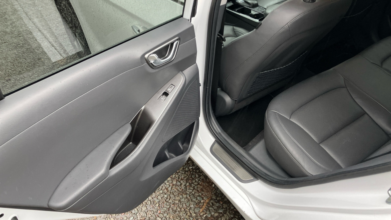 Hyundai IONIQ 100kW Premium SE 38kWh 5dr Auto Electric Hatchback